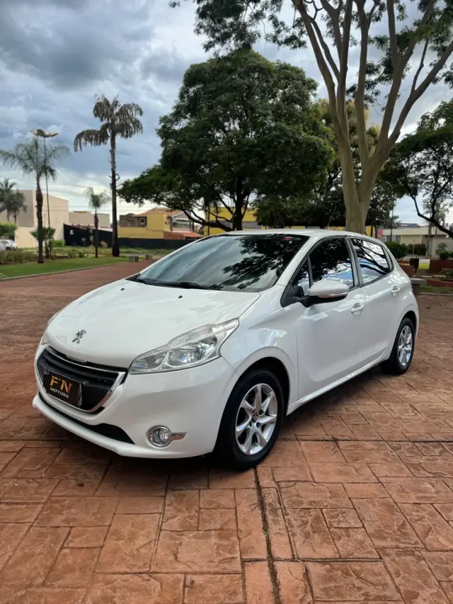 Carro Peugeot 208 2014 Active 1.5 8V (Flex)