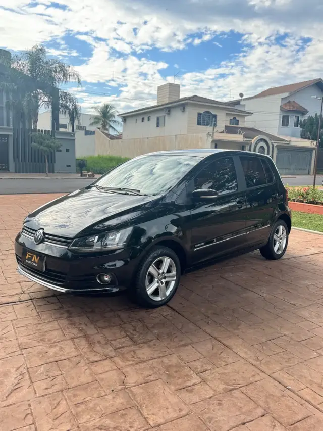 Carro Volkswagen Fox 2016 1.6 16v MSI Highline I-Motion (Flex)