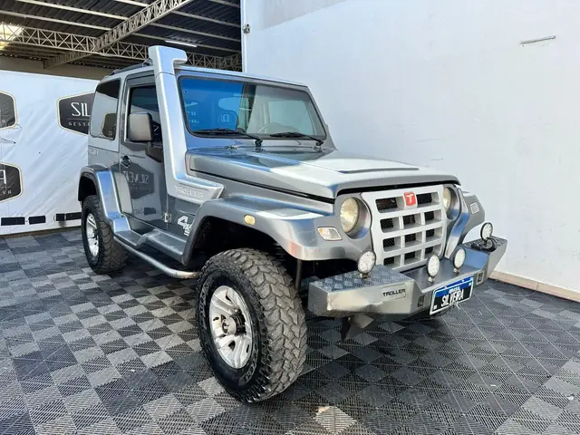 Carro Troller T4 2013 3.2