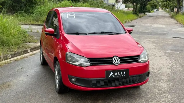 Carro Volkswagen Fox 2014 1.0 TEC (Flex) 4p