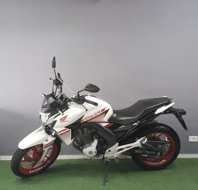 Moto Honda CB 250F Twister 2022 (CBS)