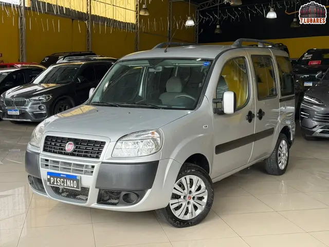 Carro Fiat Doblò 2018 Essence 1.8 7L (Flex)