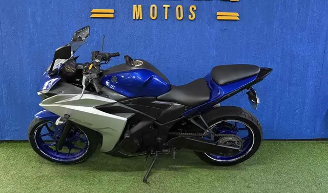 Moto Yamaha YZF R3 2016 (STD)