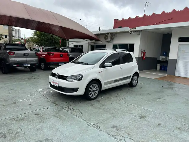 Carro Volkswagen Fox 2014 1.6 VHT Rock in Rio (Flex)