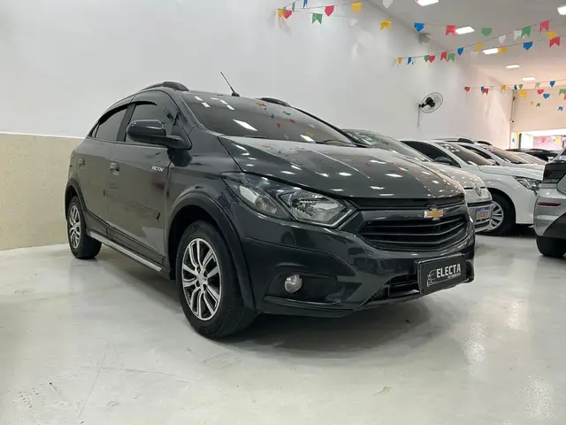Carro Chevrolet Onix 2017 1.4 Activ SPE/4 (Aut)