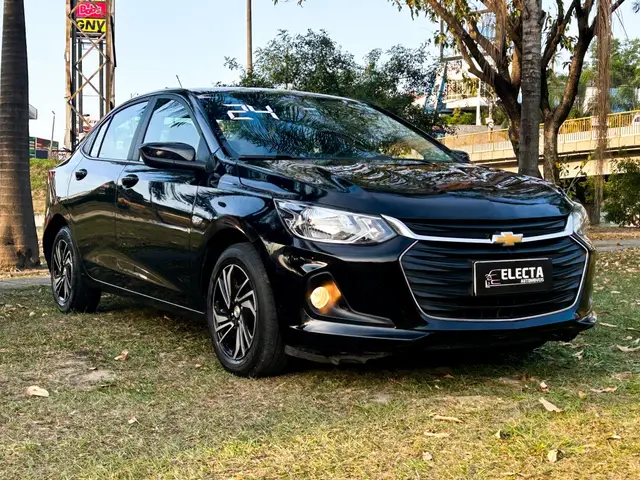 Carro Chevrolet Onix Plus 2024 LT 1.0