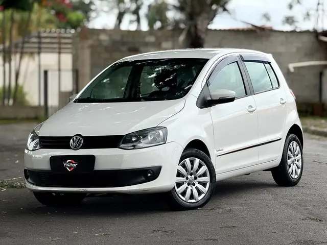 Carro Volkswagen Fox 2014 1.6 VHT Highline (Flex)