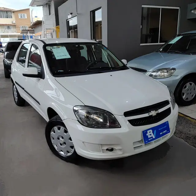 Carro Chevrolet Celta 2013 LT 1.0 (Flex)