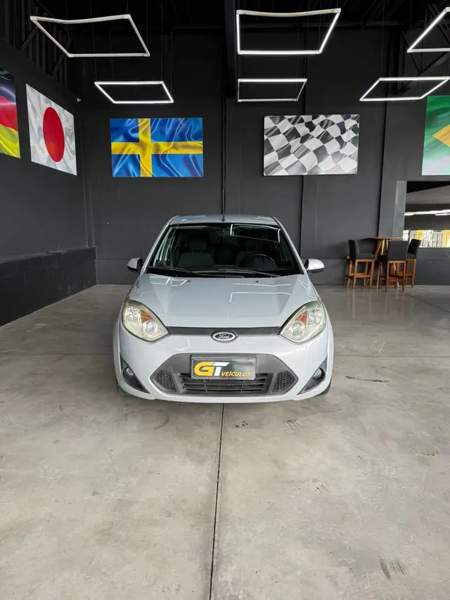 Carro Ford Fiesta Hatch 2013 Rocam 1.0 (Flex)