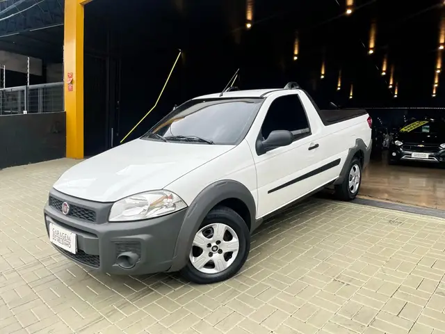 Carro Fiat Strada 2015 Working 1.4 (Flex)