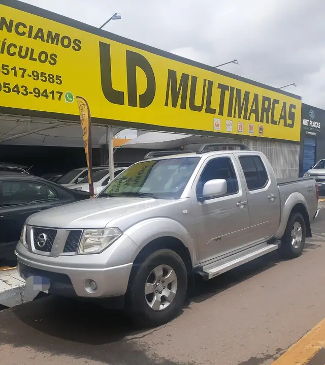 Carro Nissan Frontier 2013 XE 4x4 2.5 16V (cab. dupla)