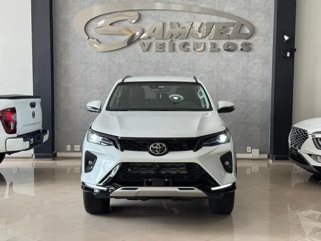 Carro Toyota SW4 2024 SRX 2.8 Turbodiesel 4x4 (Aut.) (7 Lugares)