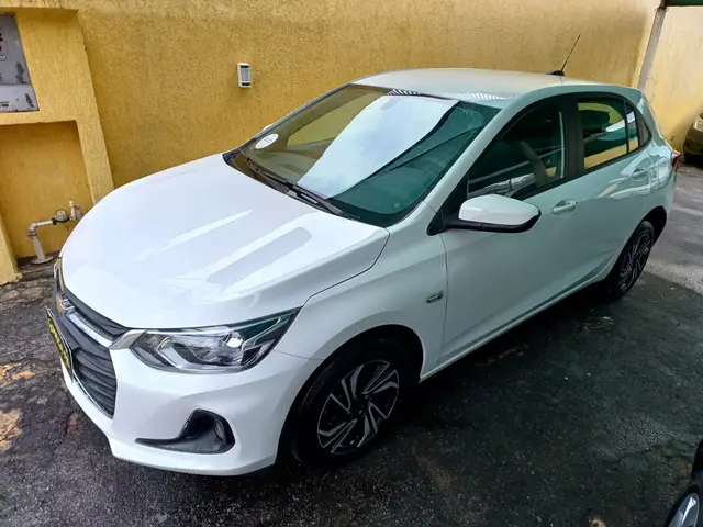 Carro Chevrolet Onix 2025 LT 1.0