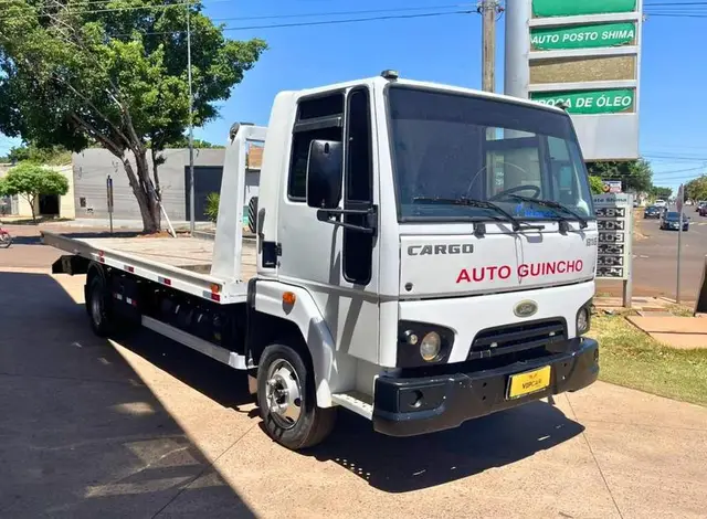 Caminhão Ford Cargo 816 2016 816