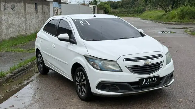 Carro Chevrolet Onix 2014 1.4 LT SPE/4 (Aut)