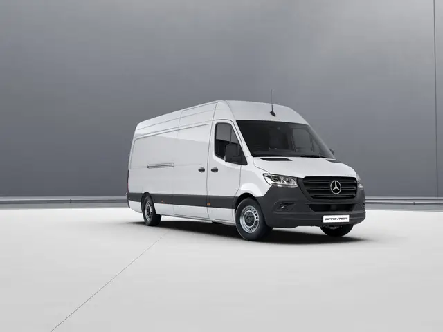Carro Mercedes-Benz Sprinter 2022 FURGÃO 314 CDI STREET F33A UP1