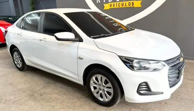 Carro Chevrolet Onix Plus 2023 LT 1.0