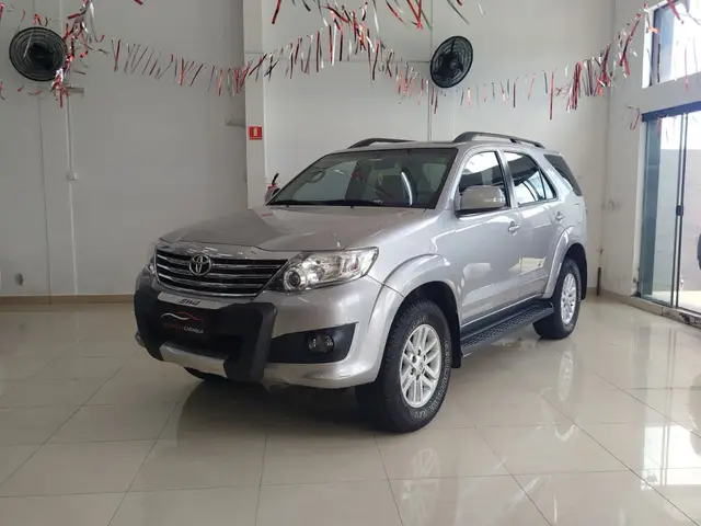 Carro Toyota SW4 2015 SR 4x2 2.7/ 2.7 Flex 16V Aut.