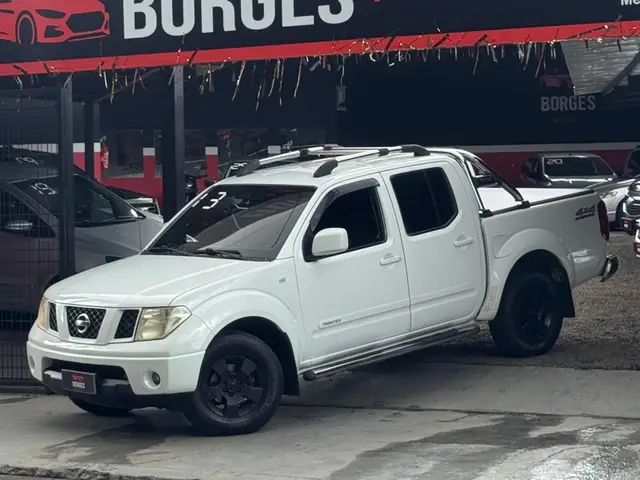 Carro Nissan Frontier 2013 XE 4x4 2.5 16V (cab. dupla)
