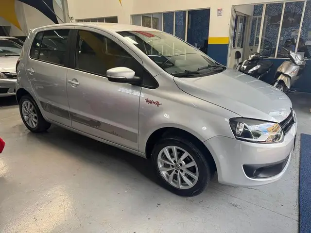 Carro Volkswagen Fox 2014 1.6 VHT Rock in Rio (Flex)