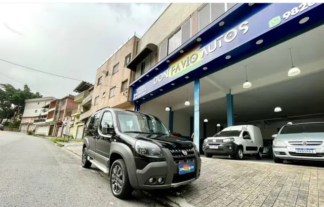 Carro Fiat Doblò 2018 Adventure 1.8 6L (Flex)