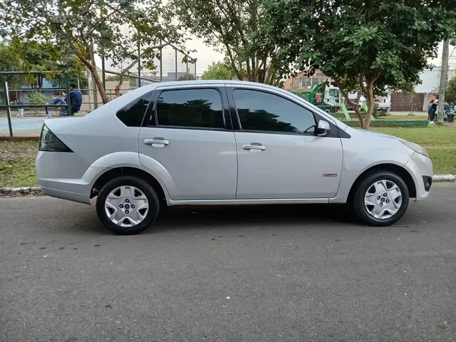 Carro Ford Fiesta Sedan 2011 1.6 (Flex)
