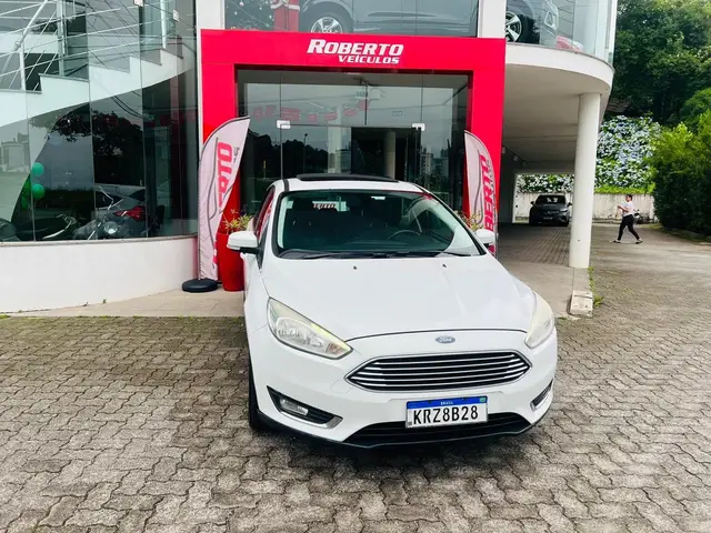 Carro Ford Focus Hatch 2018 Titanium Plus 2.0 PowerShift