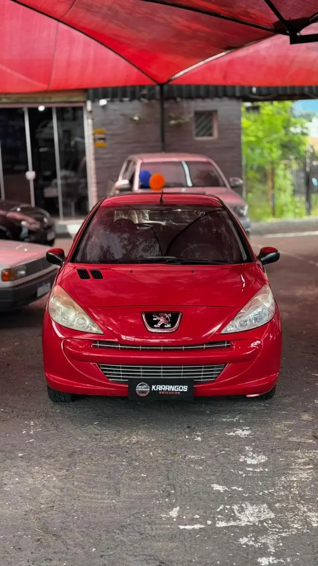 Carro Peugeot 207 2013 Hatch XR 1.4 8V (flex) 2p