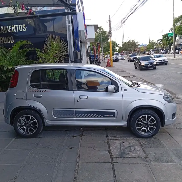 Carro Fiat Uno 2014 Sporting 1.4 8V (Flex) 4p