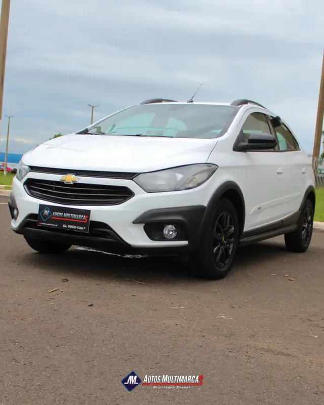 Carro Chevrolet Onix 2019 1.4 Activ SPE/4