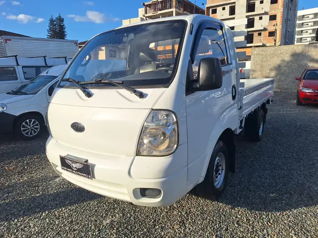 Carro Kia Bongo 2011 K-2500 DLX 4x2 RS (cab. simples)