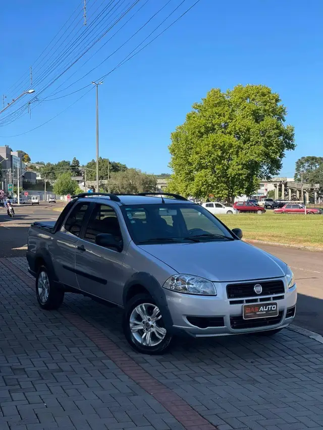 Carro Fiat Strada 2011 Working 1.4 (Flex)