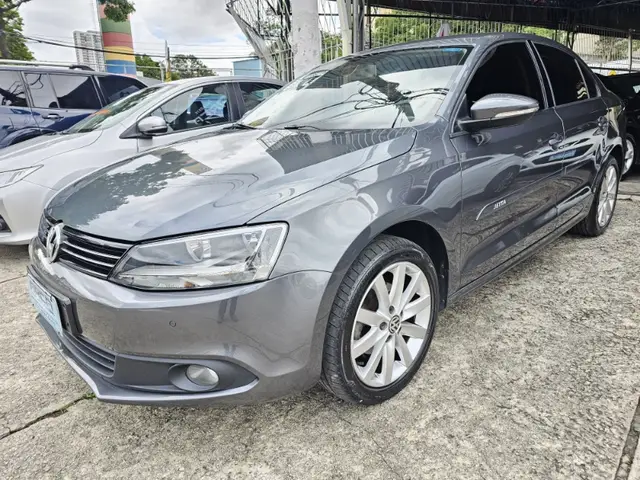 Carro Volkswagen Jetta 2014 2.0 Comfortline Tiptronic (Flex)
