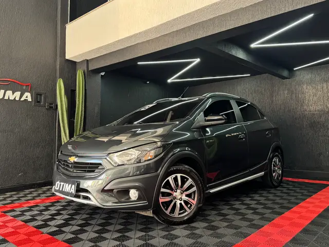 Carro Chevrolet Onix 2018 1.4 Activ SPE/4 (Aut)