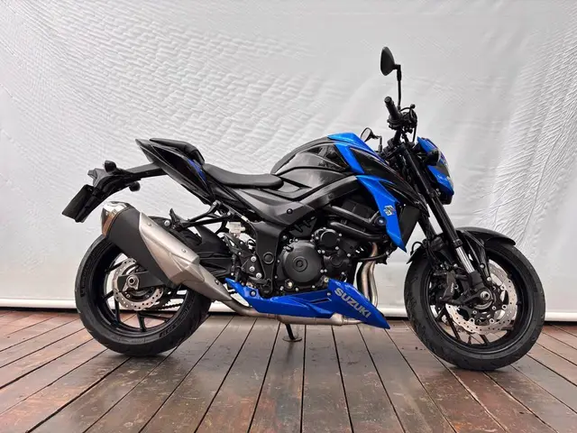 Moto Suzuki GSX-S 750 2021 A