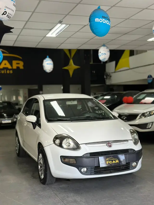 Carro Fiat Punto 2014 Attractive 1.4 (Flex)