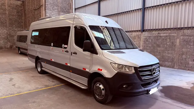 Carro Mercedes-Benz Sprinter 2022 VAN 516 CDI 17+1 (lugares) K53A UP1