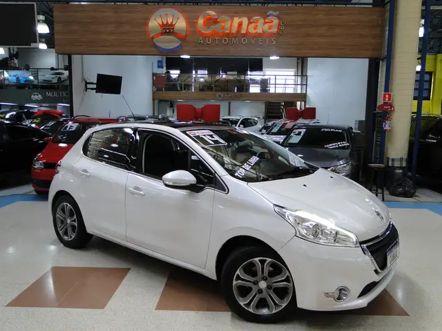Carro Peugeot 208 2014 Griffe 1.6 16V (Flex) (Aut)