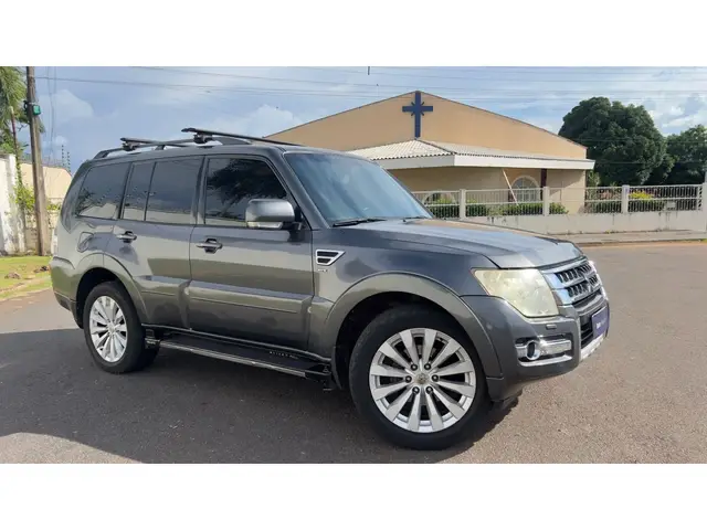 Carro Mitsubishi Pajero Full 2015 3.2 DI-D 5D HPE 4WD