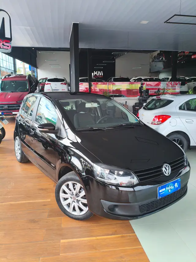 Carro Volkswagen Fox 2013 1.0 TEC (Flex) 4p