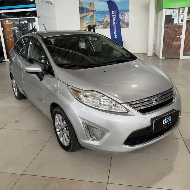 Carro Ford New Fiesta Sedan 2011 SE 1.6 (Flex)
