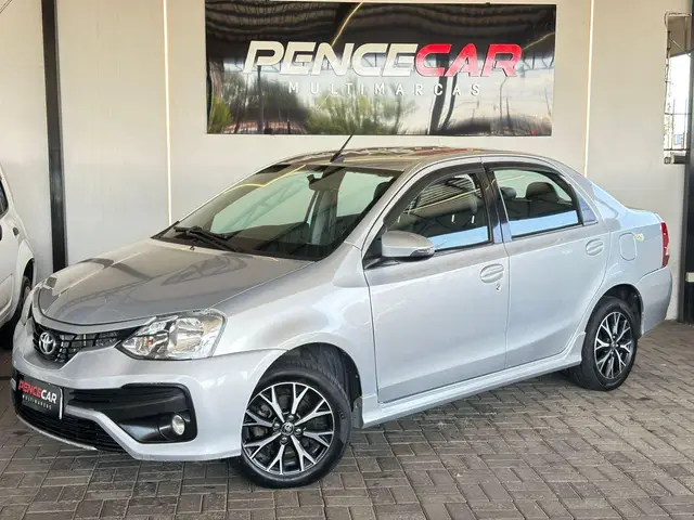Carro Toyota Etios 2017 Platinum 1.5 (Aut) (Flex)