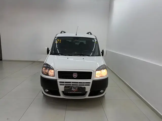 Carro Fiat Doblò 2021 Essence 1.8 16V (Flex)