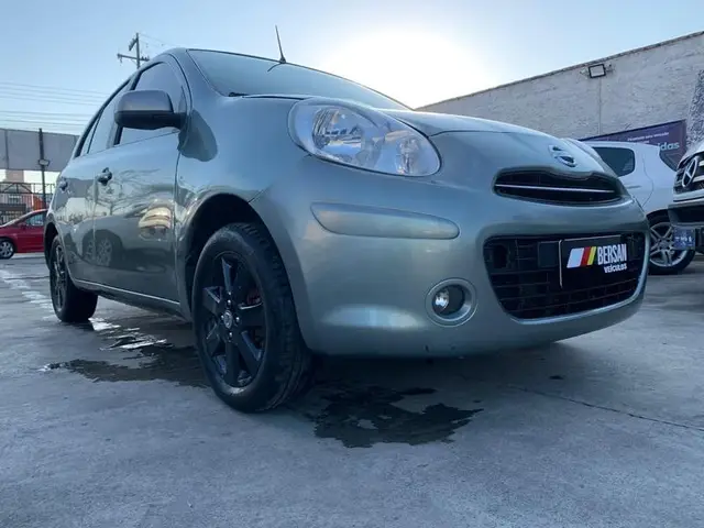 Carro Nissan March 2013 1.6 16V SV (Flex)