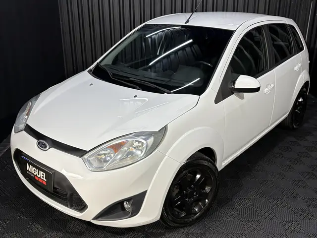 Carro Ford Fiesta Sedan 2014 SE 1.6 Rocam (Flex)