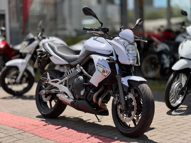 Moto Kawasaki ER-6N 2011 650cc