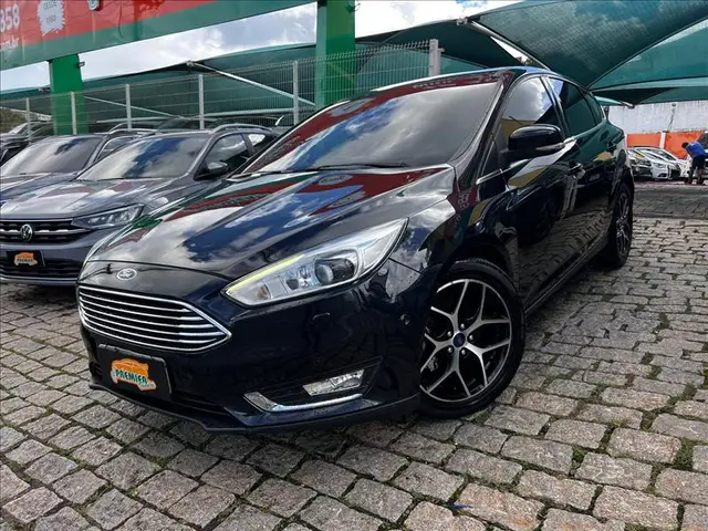 Carro Ford Focus Hatch 2016 Titanium 2.0 PowerShift