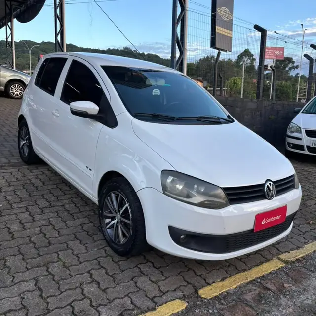 Carro Volkswagen Fox 2011 1.6 8V (Flex)