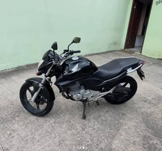Moto Honda CB 300R 2010 Standard