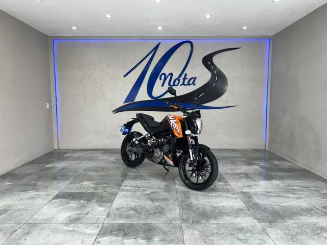 Moto KTM Duke 390 2017 200